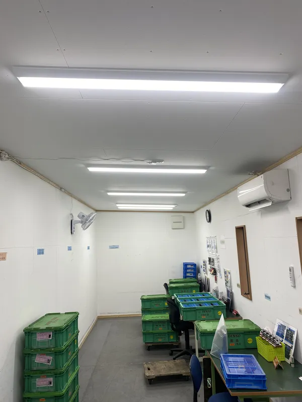 社内照明全面LED化が完了した部屋1