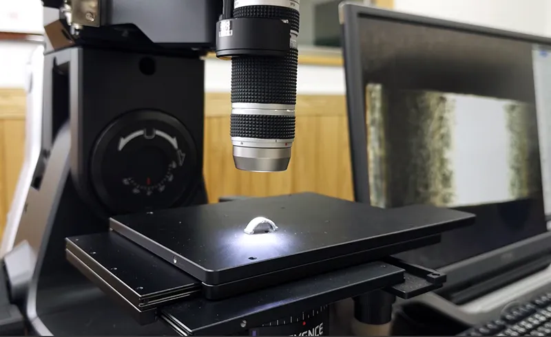 KEYENCEのデジタルマイクロスコープで製品の特性を掴み品質向上につなげる