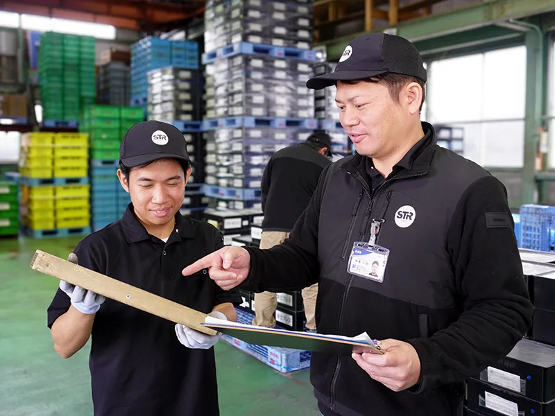 製品の特性を理解した上でオリジナル治具を徹底的に設計します